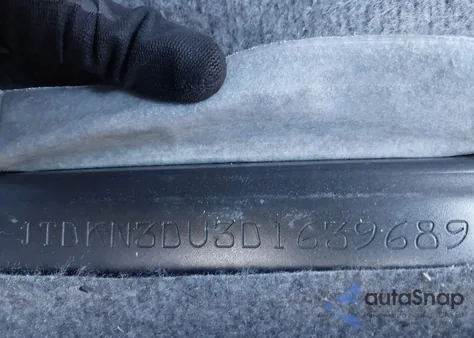 2013 Toyota Prius Two z USA, uszkodzony, nr VIN JTDKN3DU3D1639689